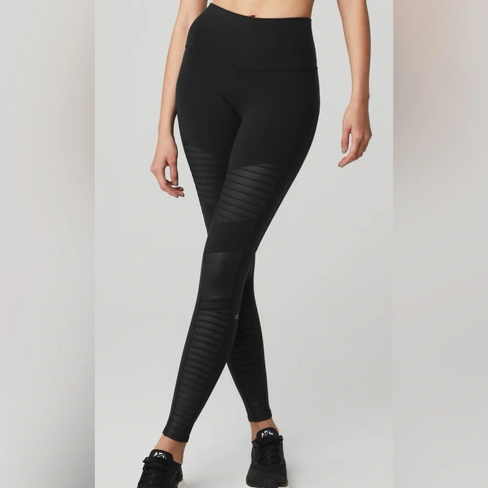 ALO YOGA High-Waist Moto‎ Legging Black woman XS sculpts lifts gorpcore